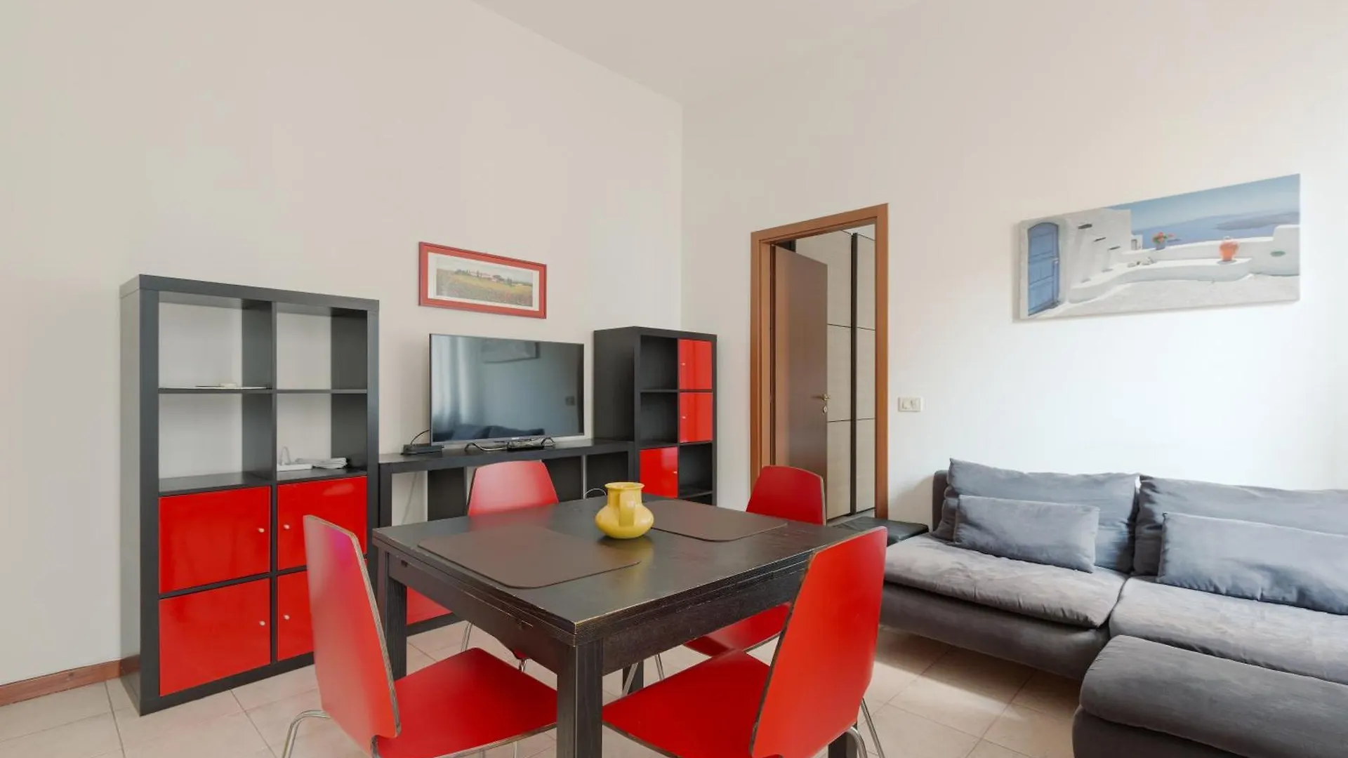 Apartament Milano Cosy Apt With Balcony Włochy