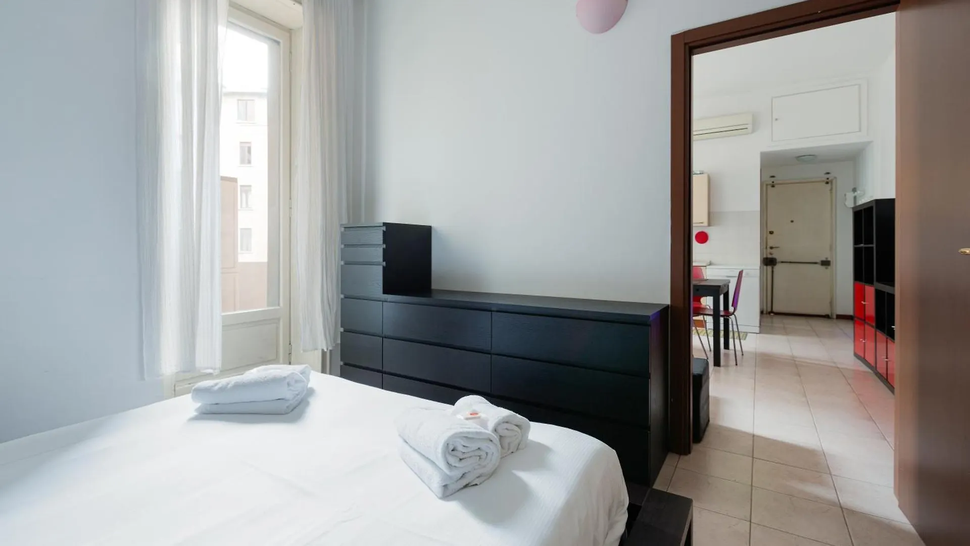 Milano Cosy Apt With Balcony 0*, Mediolan